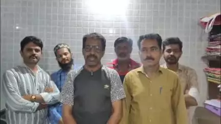ખંભાળિયા: અમદાવાદ પ્લેટ દુર્ઘટના ને લઈ વાઘેર વેપારી એસોસિએશન સલાયા ની તમામ દુકાનદારો બંધ પાડી શોક વ્યક્ત કરશે.