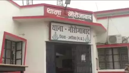 नौरोजाबाद: ग्राम बरही के पास नेशनल हाईवे पर पिकअप और टू व्हीलर की टक्कर, चालक गंभीर रूप से घायल