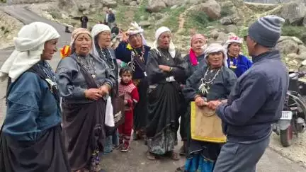 जोशीमठ: वाइब्रेन्ट विलेज नीती, गमशाली, बाम्पा व फरकिया में आयोजित खेलकूद प्रतियोगिता में बॉलीबॉल का खिताब गमशाली जूनियर ने जीता