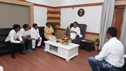 यवतमाळ: बंजारा समाजाच्या शिष्टमंडळांनी उत्तरप्रदेश मध्ये आयोजित केलेल्या बंजारा मेळाव्याचे दिले मंत्री संजय राठोड यांना निमंत्रण