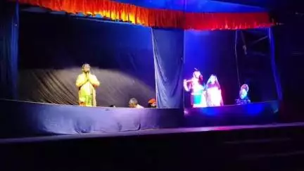 লাভপুর: লাভপুরে জমজমাট নাট্য উৎসব, উৎসব মূখর বীরভূম সংস্কৃতি ভবন