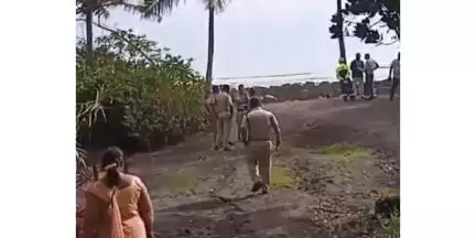 കരുനാഗപ്പള്ളി: തീരദേശവാസികൾക്ക് വീണ്ടും ആശങ്ക, ആലപ്പാട് സ്രായിക്കാട് ഭാഗത്ത്‌ ബാരൽ കരക്കടിഞ്ഞു