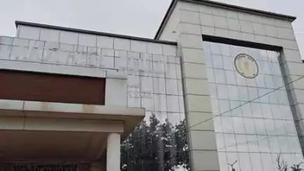 पखांजूर: आत्महत्या मामले में मृतक बच्चों के माता-पिता को अस्पताल में पुलिस द्वारा कड़ी सुरक्षा के बीच रखा गया