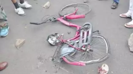 मिरज: मिरज-सलगरे रोडवर चार चाकीची सायकल स्वारास धडक