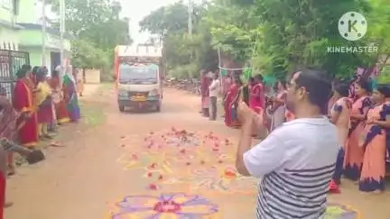ବଡସାହି: ଖଡ଼ିଶୋଳ ପଞ୍ଚାୟତରେ ଆୟୋଜିତ ବିକାଶ ବାହନ ଯାତ୍ରା କାର୍ଯ୍ୟକ୍ରମରେ ଯୋଗଦେଲେ ବିଡ଼ିଓଙ୍କ ସମେତ ବିଭାଗର ଅଧିକାରୀ ଓ କର୍ମଚାରୀ