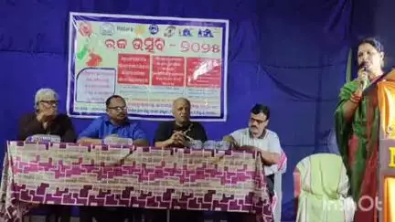 ଫୁଲବାଣୀ ସହର: ମୋହନ କରମ ଦାସ ସାଂସ୍କୃତିକ ପରିଷଦ ପକ୍ଷରୁ ଫୁଲବାଣୀ ରେବିଶ୍ଵ ବୟସ୍କଙ୍କ ପ୍ରତି ହତାଦର ସଚେତନତା ଦିବସ ଓ ରଜ ଉଛଵ ପାଳନ ହୋଇଅଛି