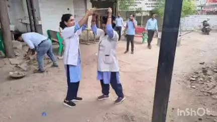फलौदी: वंदे गंगा जल संरक्षण जन अभियान के तहत जिला अस्पताल फलौदी में डॉक्टरों और कार्मिकों ने किया श्रमदान