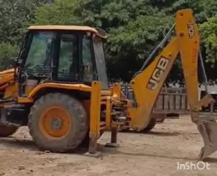 संडीला: कछौना के चतेरा गांव में अवैध खनन में लगी अवैध जेबीसी को पुलिस ने किया सीज, चालक फरार