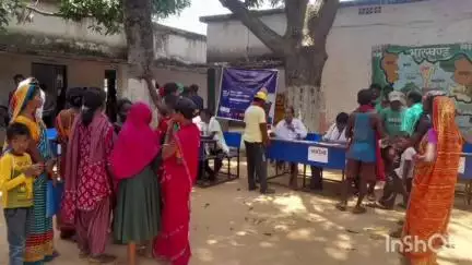 टुंडी: फतेहपुर एवं मछीयारा पंचायत से धरती आबा जनजातीय उत्कर्ष ग्राम अभियान की शुरुआत