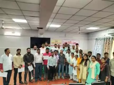 सुकमा: रेडक्रॉस सोसाइटी एवं समर्पित सेवा संस्थान सुकमा ने रक्तदाताओं को किया सम्मानित