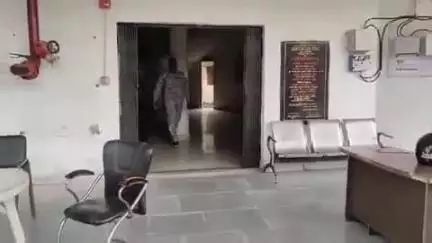 बलरामपुर: नाबालिक से बलात्कार के मामले में मुख्य आरोपी को गणेश मोड पुलिस की टीम ने किया गिरफ्तार
