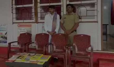 ಸೂಪಾ: ಅನ್ಮೋಡಾ ಪೊಲೀಸ್ ತನಿಖಾ ಠಾಣೆಗೆ ಕುಣಗಿನಿ‌ಯ ಶ್ರೀ ಜೈ ಸಂತೋಷಿ ಮಾತಾ ಕಾಳಿಕಾ ಮಾತಾ ಆಶ್ರಮದಿಂದ ಗ್ರಂಥಾಲಯ ಪುಸ್ತಕಗಳು ಮತ್ತು ಪರಿಕರಗಳ ವಿತರಣೆ