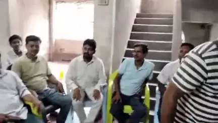 সামশেরগঞ্জ: সামসেরগঞ্জে নবনিযুক্ত ব্লক কংগ্রেস সভাপতির বিরুদ্ধে বিক্ষোভ, ক্ষুব্ধ কংগ্রেস কর্মীরা