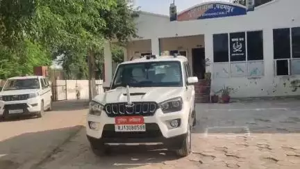 पदमपुर: 15EEA गांव में पुलिस ने कार्रवाई करते हुए एक पेटी शराब के साथ एक आरोपी को किया गिरफ्तार