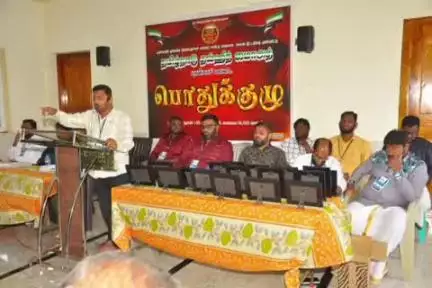 கடையநல்லூர்: தவ்ஹீத் ஜமாத் மாவட்ட பொதுக்குழு கூட்டம் தவ்ஹீத் நகர் பள்ளிவாசல் வைத்து நடைபெற்றது