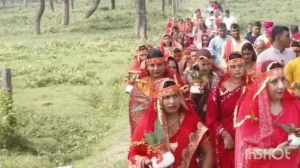 किशनगंज: किशनगंज जिले के बोमाबस्ती में दो दिवसीय हरि कीर्तन के लिए कलश यात्रा निकाली गई