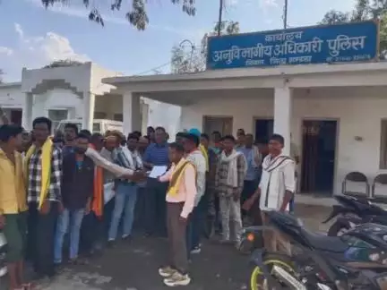 नारायणगंज: बीजाडांडी के पोड़ी में युवक की संदिग्ध मौत, ग्रामीणों ने जताई हत्या की आशंका, निष्पक्ष जांच की मांग
