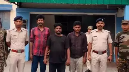 মেখলিগঞ্জ: জামালদাহ সীমান্ত দিয়ে সফলভাবে তিনজন ভারতীয়কে বাংলাদেশ থেকে দেশে ফেরালো পুলিশ