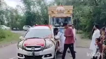 भवारना: खैरा में सत्य साईं बाबा की भव्य शोभा यात्रा निकाली गई