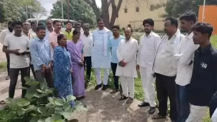 जाफराबाद: देऊळगाव उगले येथे माजी आमदार चंद्रकांत पाटील दानवे यांनी दिली सांत्वन पर भेट