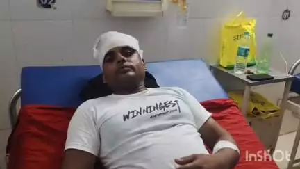 छिबरामऊ: प्रेमपुर के पास तेज रफ्तार स्कूटी डिवाइडर से टकराई, एक दिव्यांग युवक हुआ घायल