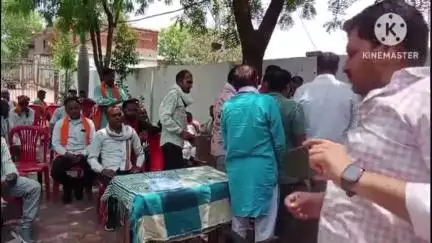 पिछोर: पिछोर के ग्राम मनपुरा में मोदी सरकार के 11 साल पूरे होने पर संकल्प दिवस मनाया गया