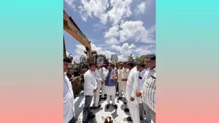 भोकरदन: जुई धरण फाटा ते पिंपळगाव रे.सिमेंट रोडच्या कामाचे जुईधरण फाटा येथे मा.कें.मंत्री रावसाहेब पा.दानवे यांच्या हस्ते उद्घाटन