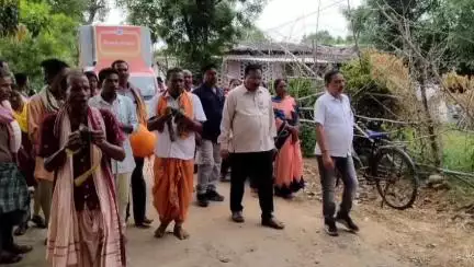 ଝାରସୁଗୁଡା: ରେମଣ୍ଡା ଗ୍ରାମ ପଂଚାୟତରେ ଅନୁଷ୍ଠିତ ହେଲା ବିକାଶ ମେଳା ଓ ବିକାଶ ବାହାନ ଯାତ୍ରା