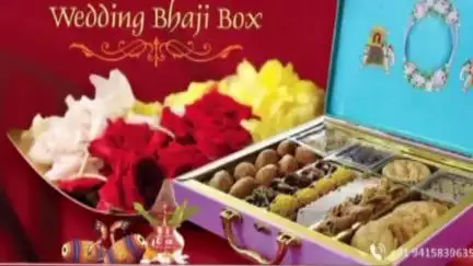 गोला: डिब्बे का वजन मिठाई के साथ तौलने पर गोला में स्थित मधुराज, गणेश, कल्याणी और बनवारी मिष्ठान पर लगा जुर्माना