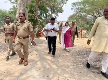 उरई: पचनदा धाम पर 19 जून को योग शिविर का होगा आयोजन, अधिकारियों ने कार्यक्रम की जगह का किया निरीक्षण