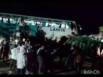 देवास नगर: इंदौर-हरदा हाईवे पर रानीबाग में यात्री बस मकान में घुसी, बच्चे सहित कई घायल