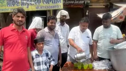 सीकर: मोहल्ला कुरेशियान में भीषण गर्मी के दौर में शीतल जल वितरण कार्यक्रम का आयोजन किया गया