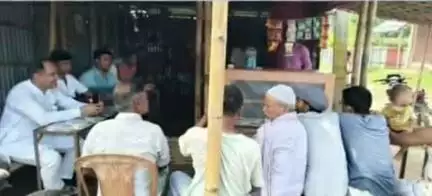 बहादुरगंज: बहादुरगंज विधायक अंजार नईमी ने किया भाटाबाड़ी हाट का दौरा, दुकानदारों से उनकी समस्याएं सुनीं
