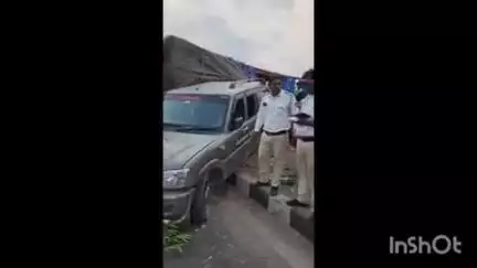 सावनेर: पोलीस स्टेशन सावनेर हद्दीत येणाऱ्या बोरुजवाडा उडान पूल येथे ट्रक झाला पलटी