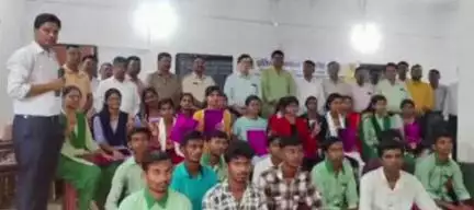 पटमदा: पटमदा में प्रतिभा सम्मान समारोह आयोजित, बच्चों को लक्ष्य निर्धारण की सलाह दी गई