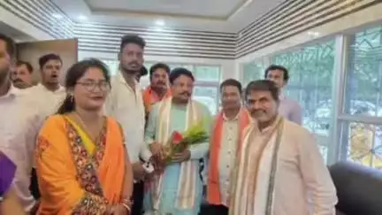 ଘସିପୁରା: ସ୍ୱାସ୍ଥ୍ୟମନ୍ତ୍ରୀ ଏବଂ କୋରେଇ ବିଧାୟକଙ୍କୁ ଶାଳପଡ଼ା ଠାରେ ସ୍ୱାଗତ ସମ୍ବର୍ଦ୍ଧନା