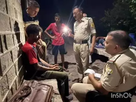 बल्दवाड़ा: जमनौण गांव में पुलिस ने दी दबिश, युवक से पूछताछ की शुरू