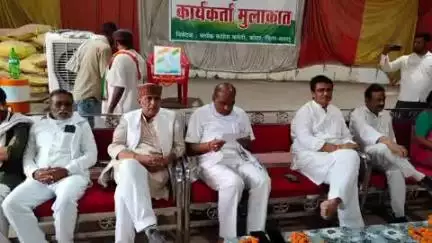 कोटर: कोटर में कांग्रेस की 'संगठन सृजन अभियान' के तहत हुई बैठक, पर्यवेक्षक अनिल चौधरी हुए शामिल