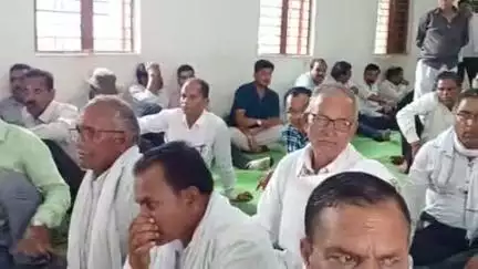 बरघाट: बरघाट में क्षत्रिय पवार समाज के पदाधिकारी और कार्यकर्ताओं की हुई बैठक, लगातार तीसरी बार जिला अध्यक्ष बने हरकचंद टेमरे