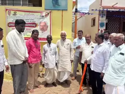 ಬಾದಾಮಿ: ಬಂದಕೇರಿ, ಯಂಡಿಗೇರಿ ಗ್ರಾಮಗಳಲ್ಲಿ ವಿವಿಧ ಅಭಿವೃದ್ಧಿ ಕಾಮಗಾರಿಗೆ ಶಾಸಕ ಜೆ.ಟಿ.ಪಾಟೀಲ್ ಭೂಮಿ ಪೂಜೆ