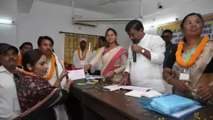 चान्हो: प्रखंड कांग्रेस कमेटी के नए पदाधिकारियों को दिए गए नियुक्ति पत्र, मंत्री रहीं मौजूद