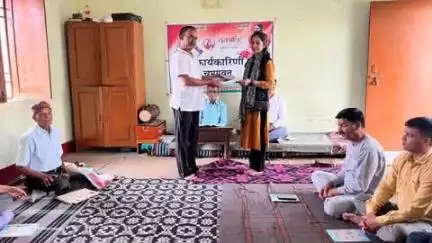 चम्पावत: जिला मुख्यालय चंपावत के कुर्वांचल एंग्लो संस्कृत विद्यालय में पतंजलि योग समिति भारत स्वाभिमान की ओर से बैठक का हुआ आयोजन