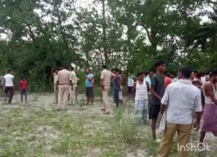 महुआ: महुआ अनुमंडल के चेहरा कला में बागान में मिला एक व्यक्ति का शव, इलाके में सनसनी