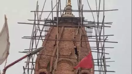 भरथना: भरथना इलाके में दो अलग-अलग स्थानों पर गिरी आकाशीय बिजली, श्रीराम चन्द्र महाराज मंदिर हुआ क्षतिग्रस्त, एक किशोरी झुलसी