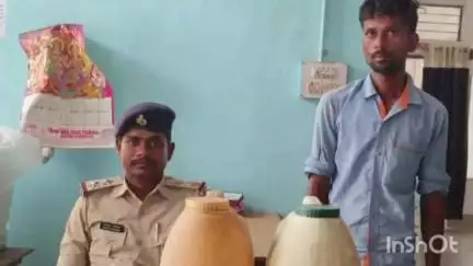 उदाकिशुनगंज: सहजादपुर और नयानगर पंचायत में पुलिस ने शराब बनाने के उपकरण ध्वस्त किए, एक गिरफ्तार