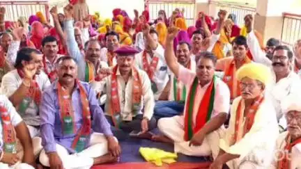 सिरोही: सिरोही के बरलूट गांव में भाजपा संकल्प से सिद्धि कार्यक्रम का आयोजन, कई भाजपा कार्यकर्ता रहे उपस्थित