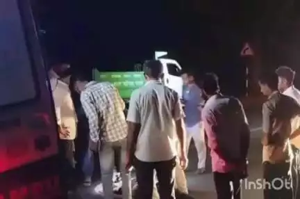 देसूरी: देसूरी में अज्ञात वाहन की टक्कर से युवक की मौत, पुलिस शिनाख्त में जुटी, घाणेराव-सादड़ी मार्ग पर हुआ हादसा
