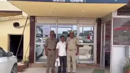 मुगलसराय: पचफेड़वा अंडर पास से पुलिस ने ₹25,000 के इनामिया गैंगस्टर अब्दुल मुख्तार को किया गिरफ्तार, वह कसाई महल का निवासी है