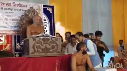 विदिशा नगर: केंद्रीय कृषि मंत्री शिवराज सिंह चौहान रविवार शाम 4 बजे अरिहंत विहार में सिद्ध चक्र महाविधान में शामिल हुए