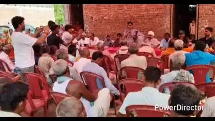कोढ़ा: कोढ़ा: कोढ़ा वार्ड नं. 4 में सड़क निर्माण कार्य का शिलान्यास हुआ, कई लोग मौजूद रहे